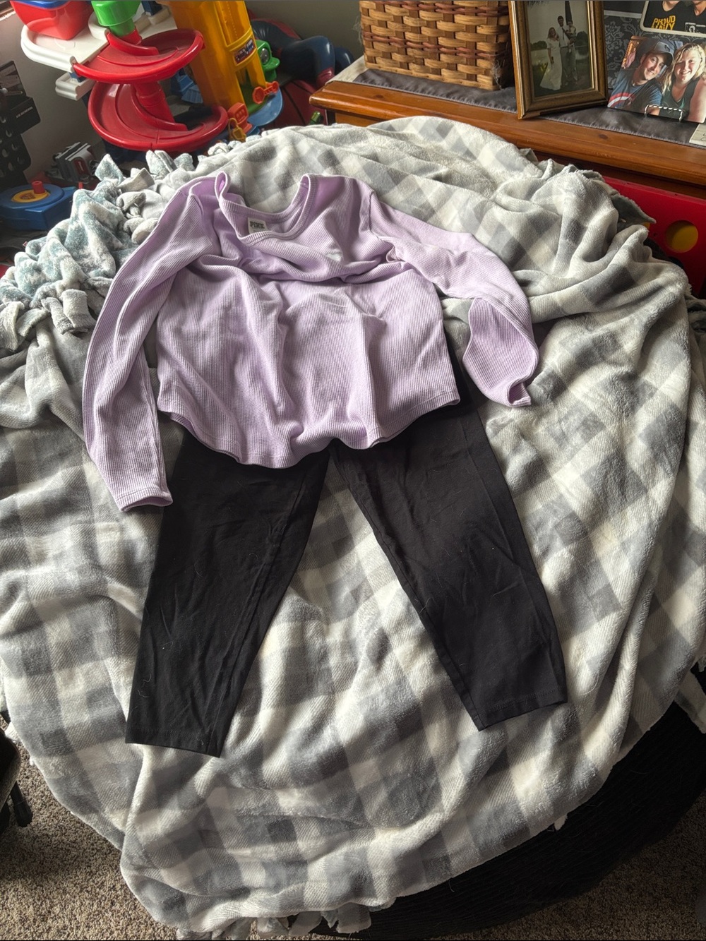 PINK Victoria's Secret Lavender Long Sleeve Ribbed Top and capris